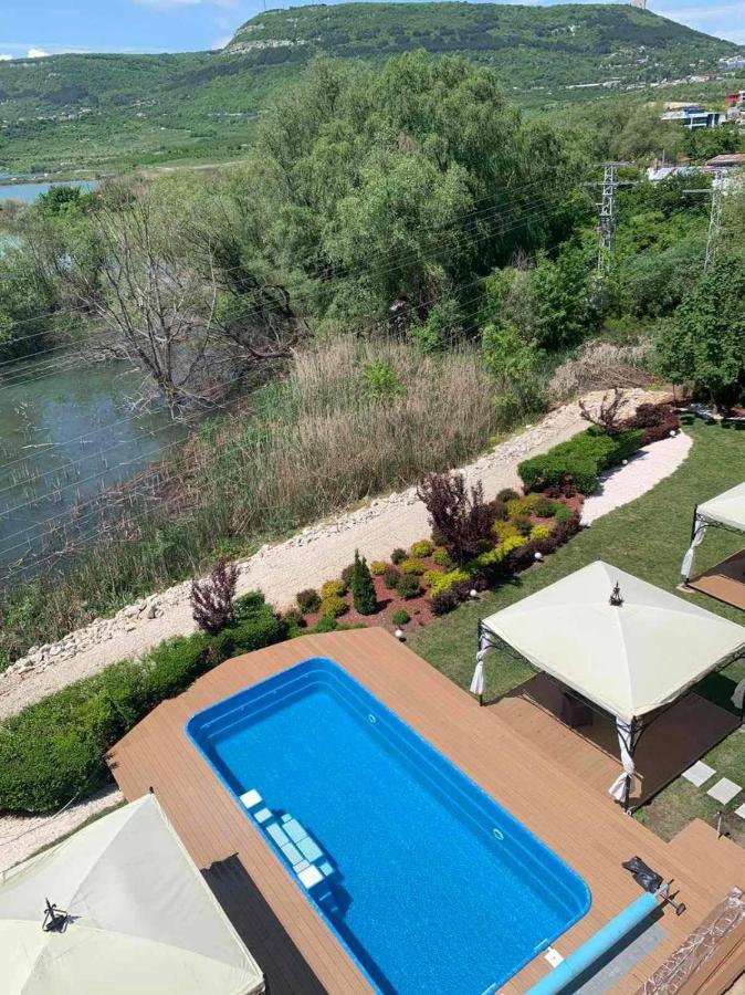 Acktion Deluxe Hotel Shumen Exterior foto