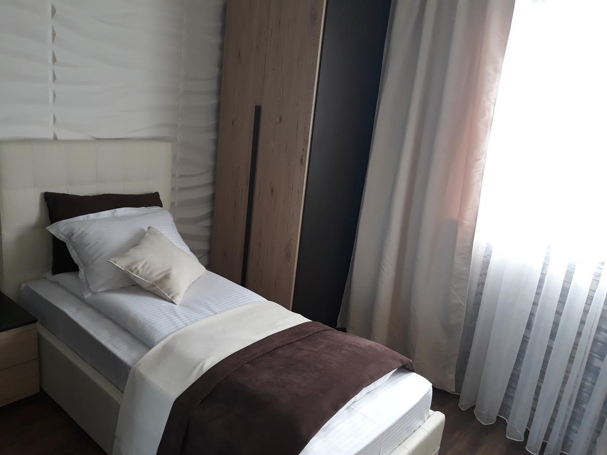 Acktion Deluxe Hotel Shumen Exterior foto