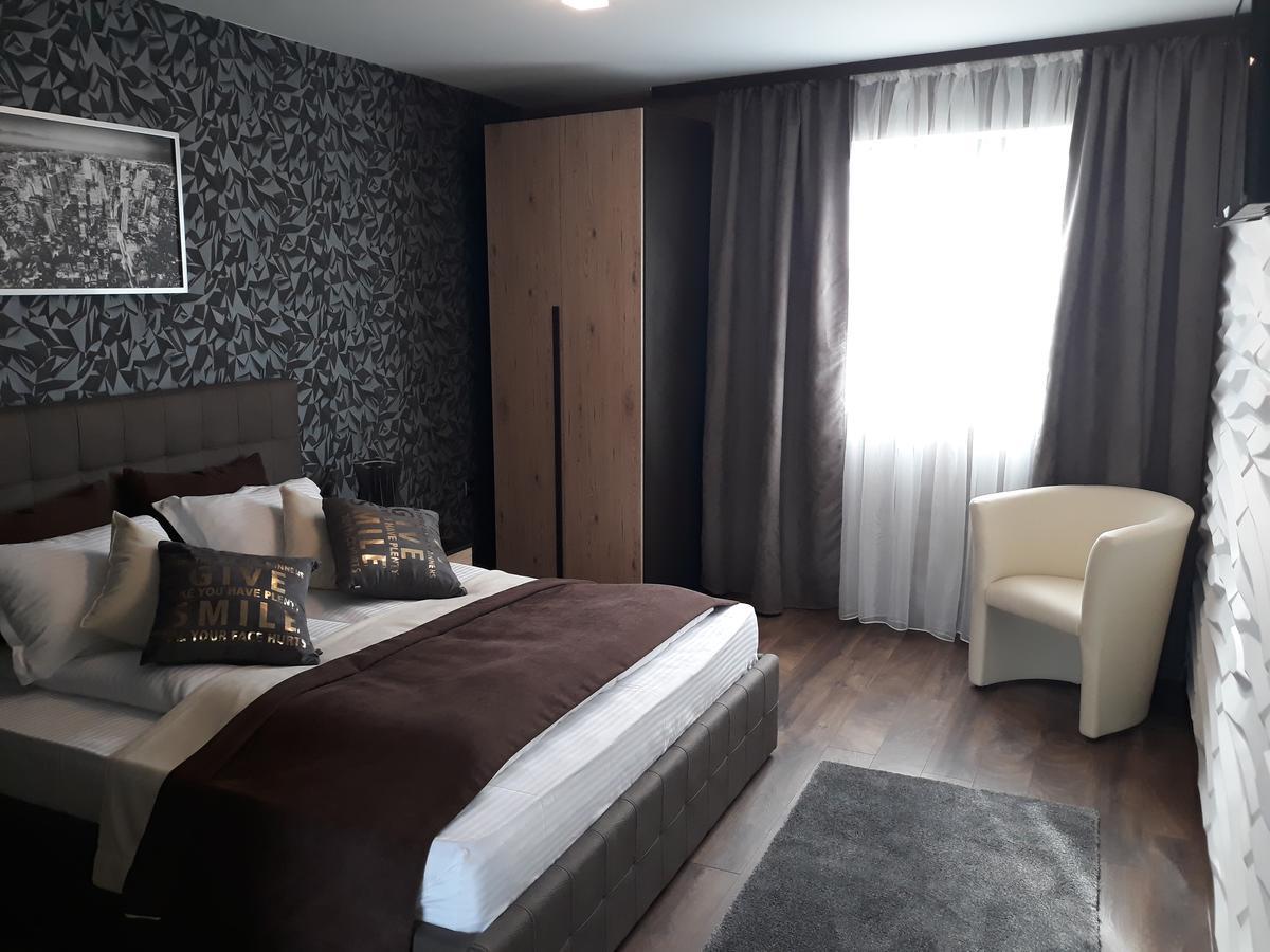 Acktion Deluxe Hotel Shumen Exterior foto