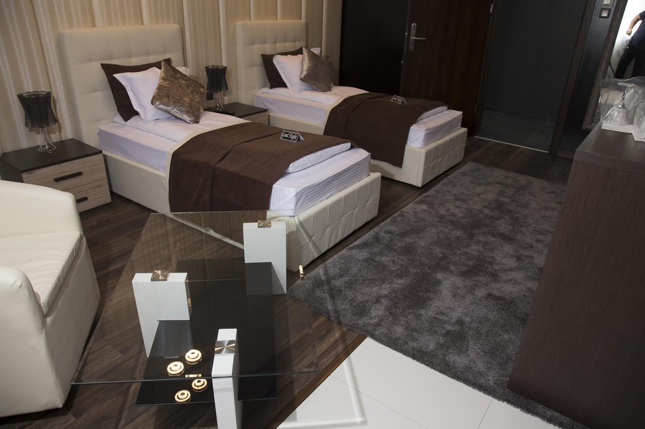Acktion Deluxe Hotel Shumen Exterior foto