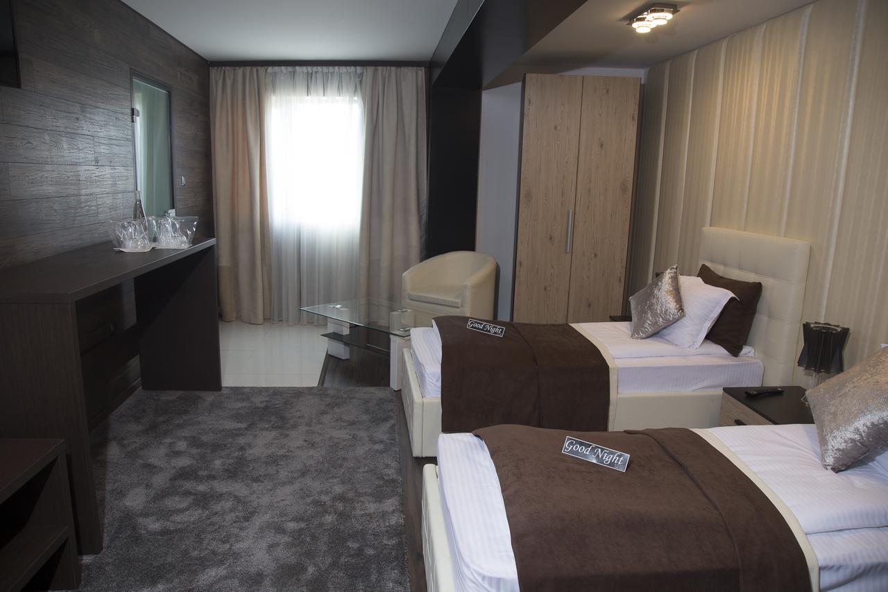 Acktion Deluxe Hotel Shumen Exterior foto
