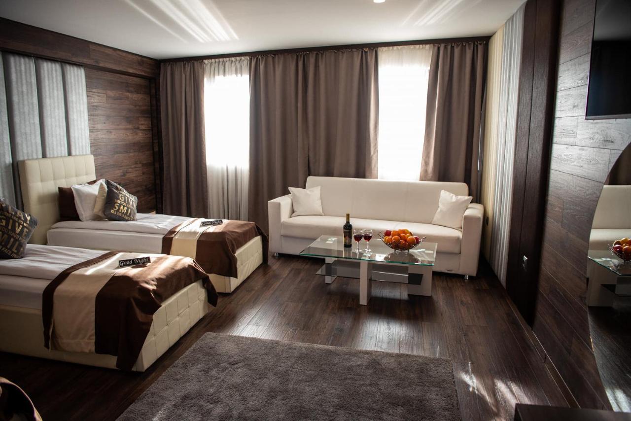Acktion Deluxe Hotel Shumen Exterior foto
