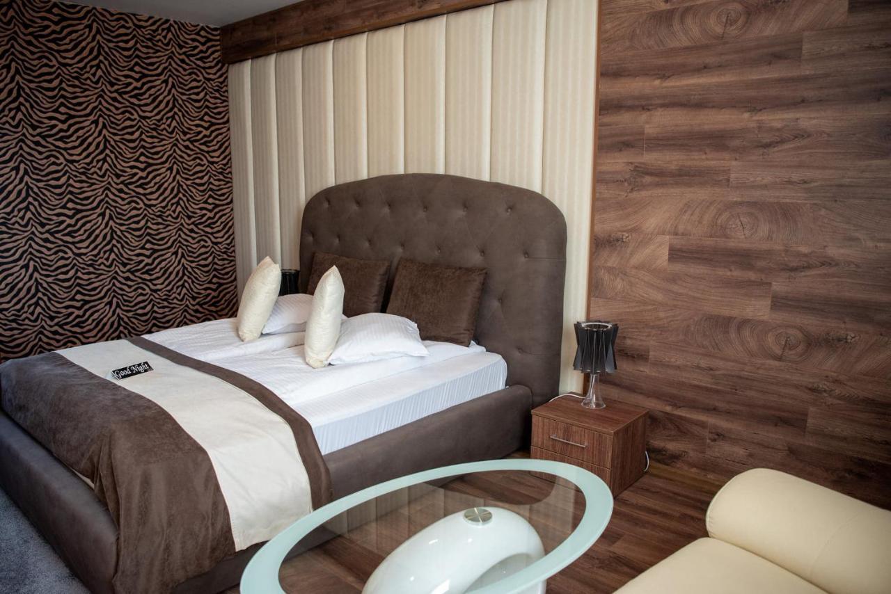 Acktion Deluxe Hotel Shumen Exterior foto