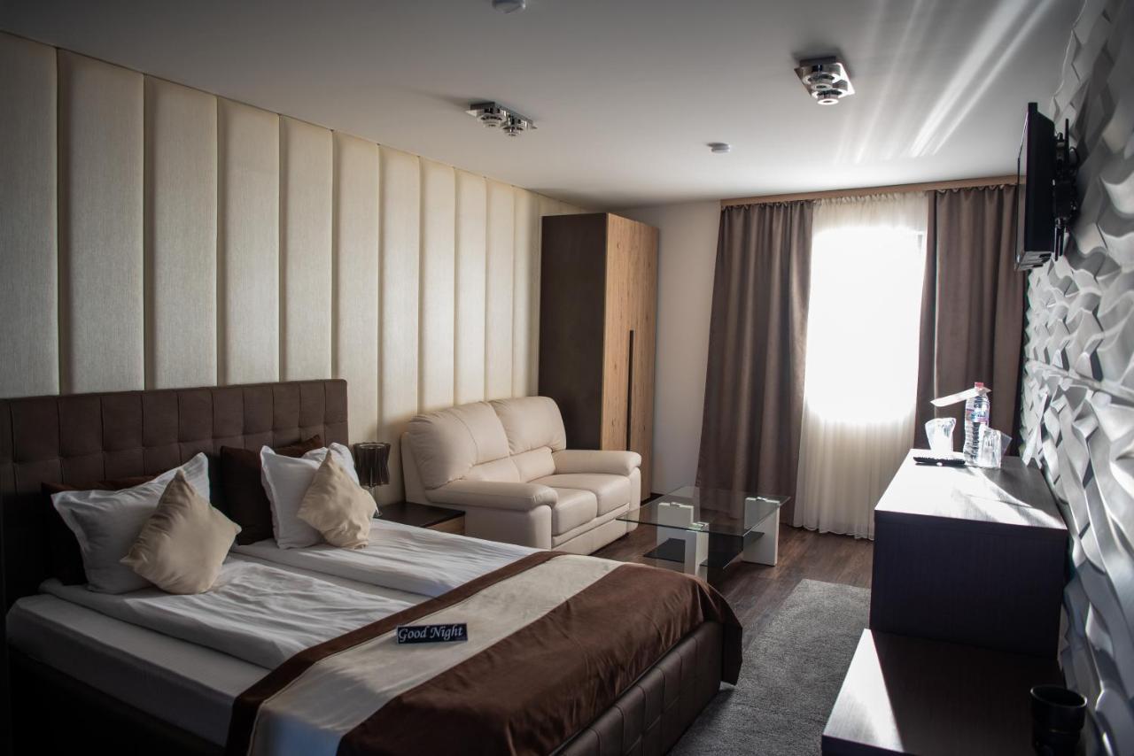 Acktion Deluxe Hotel Shumen Exterior foto